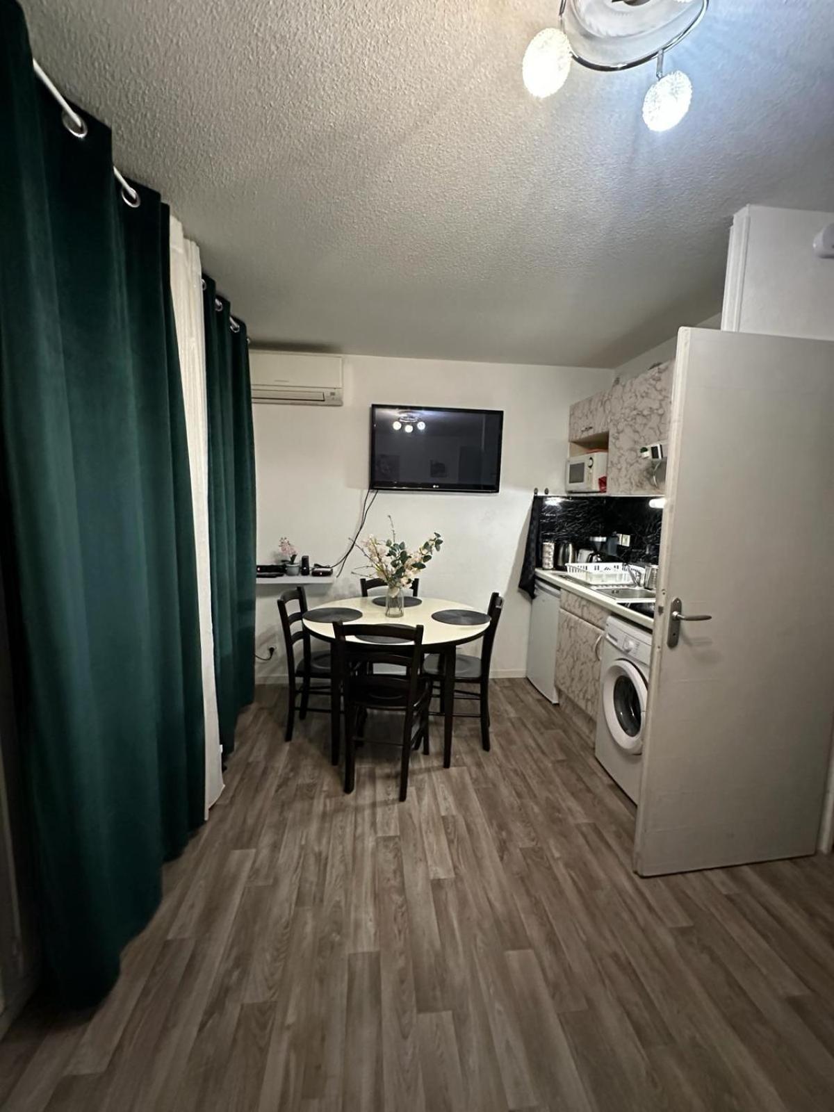 Ararat Apartment ลูร์ด ภายนอก รูปภาพ