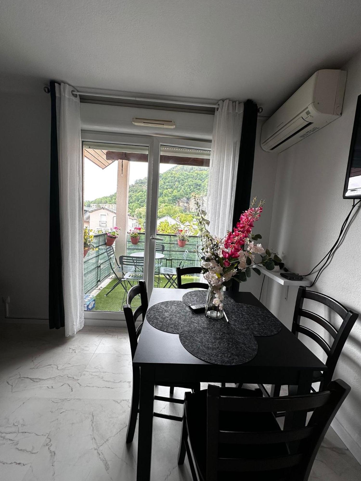 Ararat Apartment ลูร์ด ภายนอก รูปภาพ
